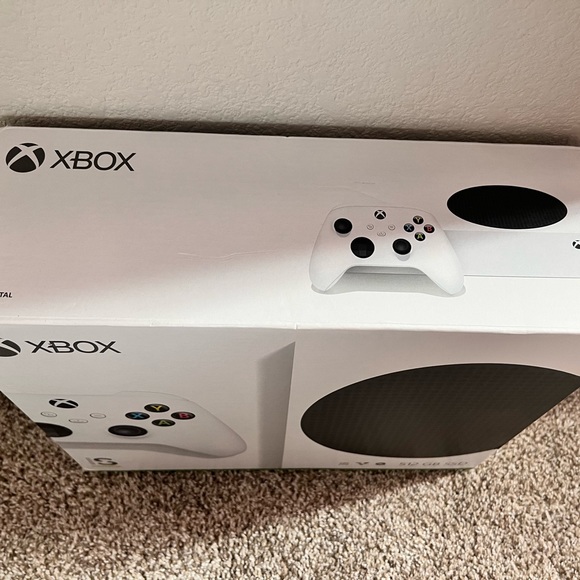 Xbox series s console w/ controller - Picture 3 of 5